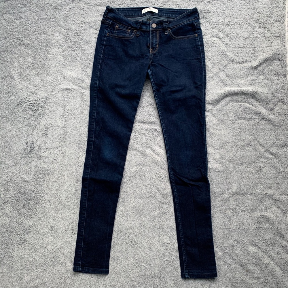 PRICE DROPPED🔻Dark Wash Skinny Jeans